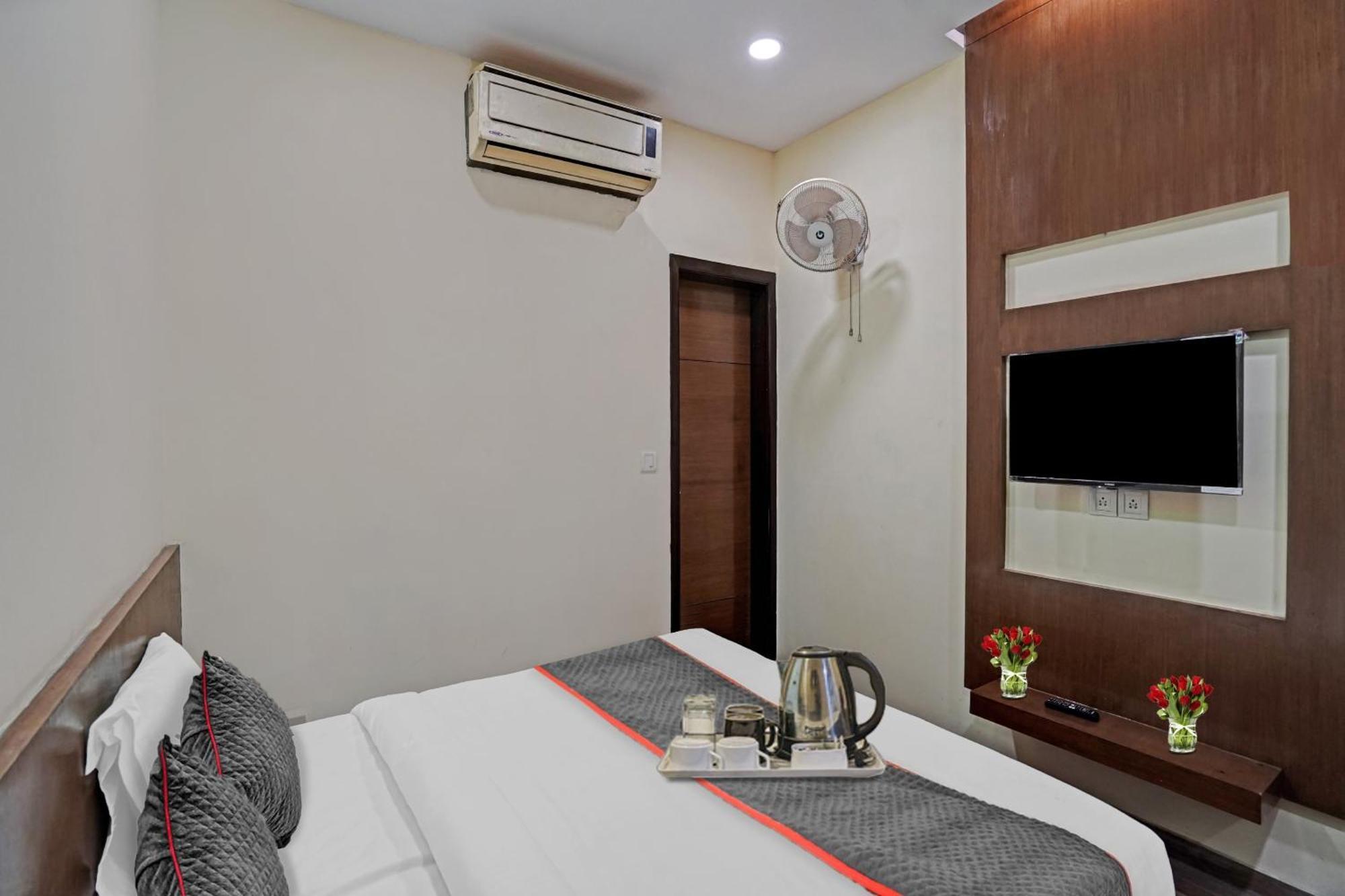 Hotel O Royal Regency Ghaziabad Eksteriør billede