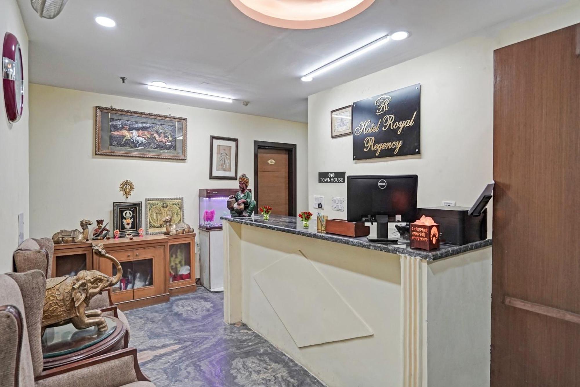 Hotel O Royal Regency Ghaziabad Eksteriør billede