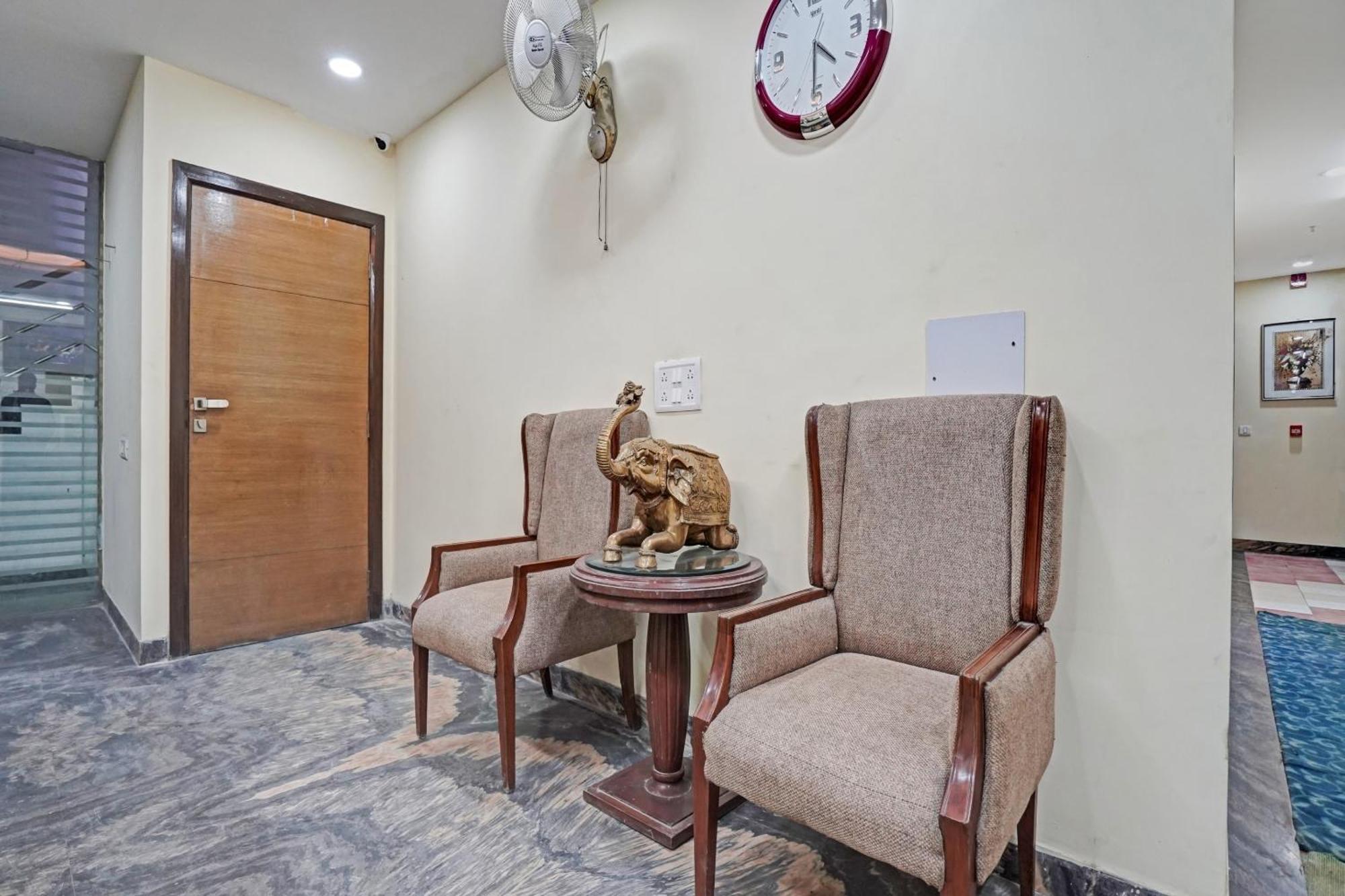 Hotel O Royal Regency Ghaziabad Eksteriør billede